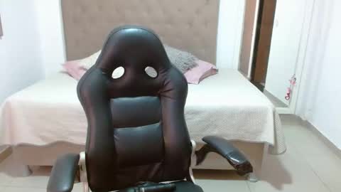 MAYA online show from November 23, 6:06 pm