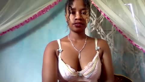 mayrah online show from March 27, 7:03 am