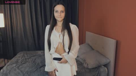 May online show from October 29, 3:47 pm