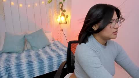 Mayu KIm online show from December 1, 7:45 pm