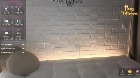 mckennaax online show from October 26, 10:53 pm