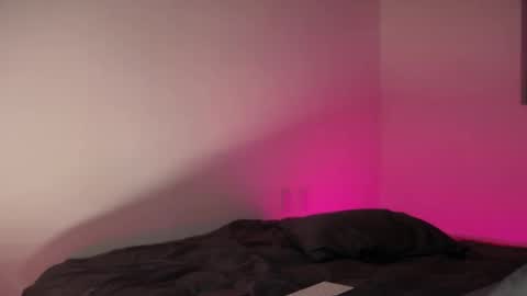 mcklister online show from April 15, 8:39 am