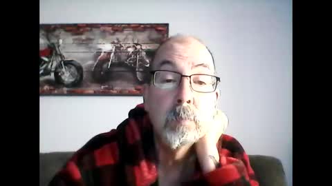 Snapshot of meathome3 chatting on March 2, 1:16 pm me at home online show from March 2, 1:16 pm