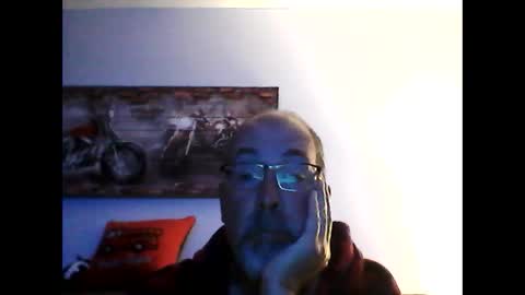 Snapshot of meathome3 chatting on September 16, 10:17 am me at home online show from September 16, 10:17 am