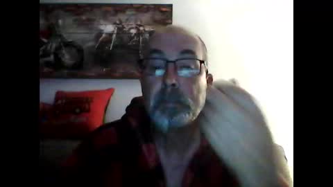 me at home online show from May 3, 10:10 am