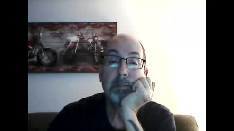 Snapshot of meathome3 chatting on February 15, 1:16 pm me at home online show from February 15, 1:16 pm