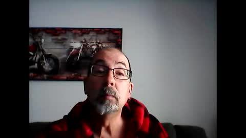 Snapshot of meathome3 chatting on February 23, 4:24 pm me at home online show from February 23, 4:24 pm