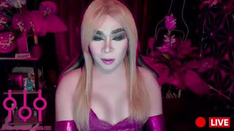 THE QUEEN ALPHA   Queen Medusa Prey online show from January 10, 6:35 pm