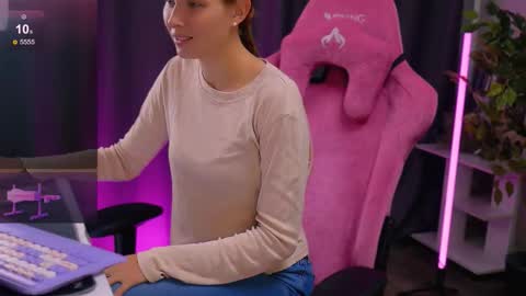 Snapshot of meek_cutie chatting on September 10, 1:34 pm meek_cutie online show from September 10, 1:34 pm