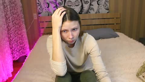 Snapshot of meek_cutie chatting on February 6, 12:37 pm meek_cutie online show from February 6, 12:37 pm