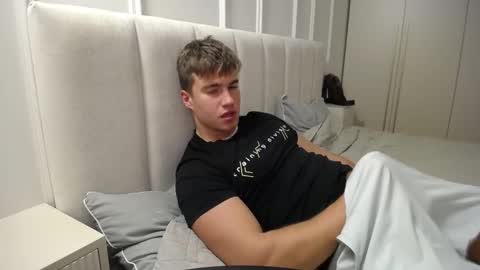 Max online show from October 21, 9:29 pm