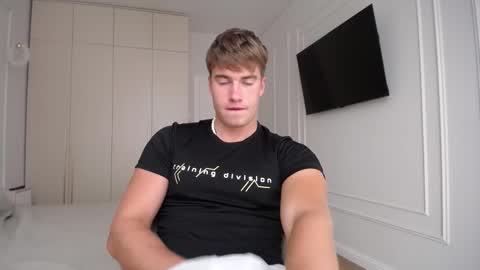 Max online show from September 25, 11:28 am