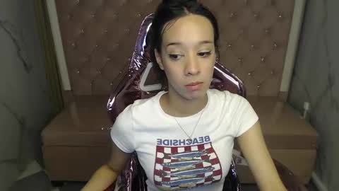 megan_collins_b online show from September 24, 1:51 pm