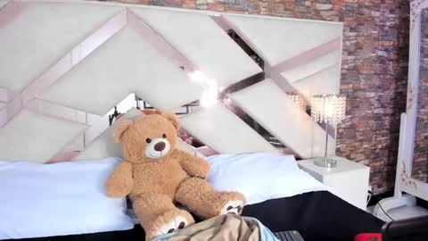     online show from September 24, 1:40 pm