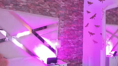     online show from October 30, 1:55 pm