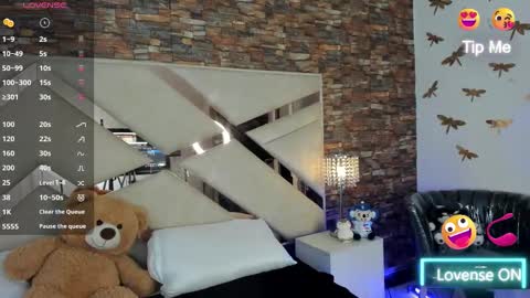     online show from September 17, 11:46 am