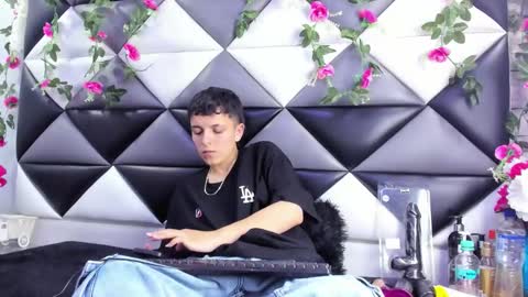 megan_thompsonn_ online show from November 26, 2:20 am