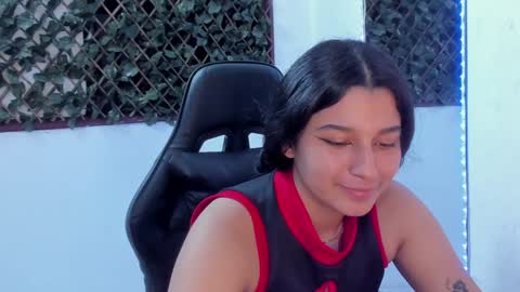 Snapshot of megan_whitte_01 chatting on February 4, 5:21 am megan white 01 online show from February 4, 5:21 am
