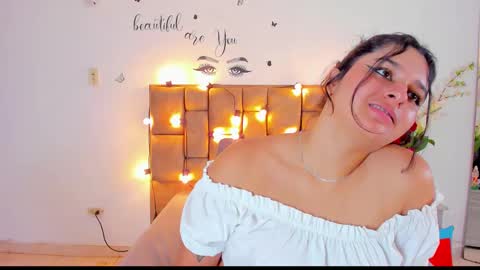 Snapshot of megan_whitte_01 chatting on September 15, 10:00 pm megan white 01 online show from September 15, 10:00 pm