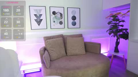 Megan Lowell online show from January 17, 11:52 am