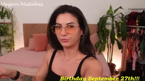 Snapshot of meganmistakes chatting on September 15, 9:49 pm Megan Mistakes online show from September 15, 9:49 pm