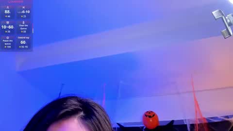 meganmyerss_ online show from October 30, 10:10 pm