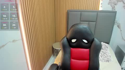 M E G A N  online show from November 11, 2:36 am