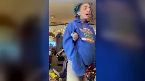 MegaTinyyy online show from March 23, 5:23 am