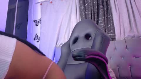 meggan online show from January 6, 3:10 am