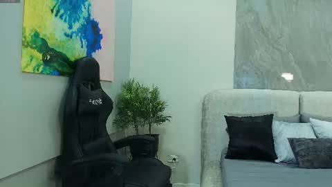 MEGGAN LUXX online show from August 3, 11:05 am