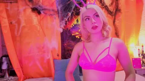 megganfoxy online show from October 6, 8:59 pm