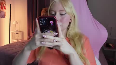 Mei  online show from February 3, 11:09 pm