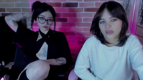 Katie  Payne online show from November 11, 12:51 pm