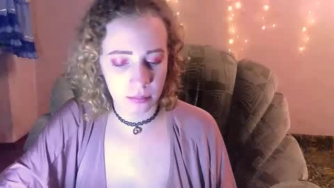 Mel Mellie online show from February 3, 1:19 am