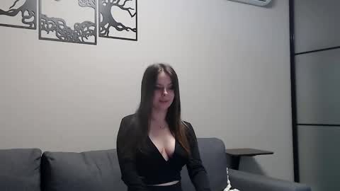 meladams online show from January 11, 8:10 pm