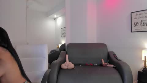 melan_owen online show from January 5, 5:27 pm