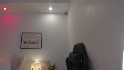 melan_owen online show from March 18, 11:05 am