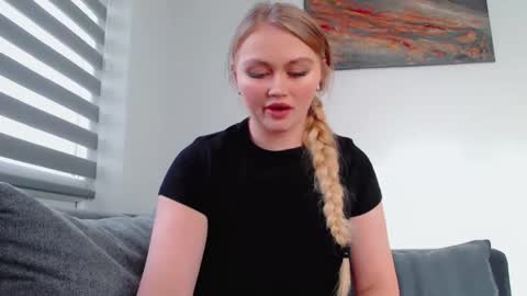 Melania online show from February 11, 11:14 am