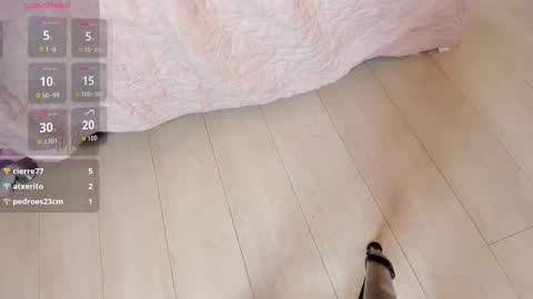 Melanie online show from October 19, 9:47 am