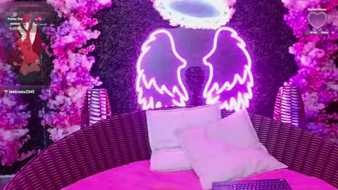 Snapshot of melanie_bianco chatting on September 15, 11:39 pm Melanie online show from September 15, 11:39 pm