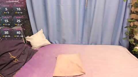 Melanie online show from October 4, 9:07 am