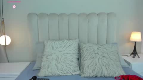 Melanie online show from March 25, 7:42 pm