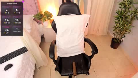 Melanie Miller online show from September 26, 7:27 am