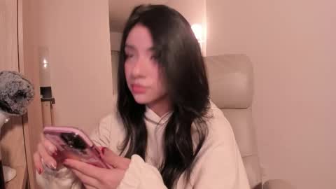 Melanie online show from December 20, 1:01 am