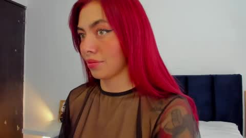 Melanie roux  online show from April 10, 12:32 pm