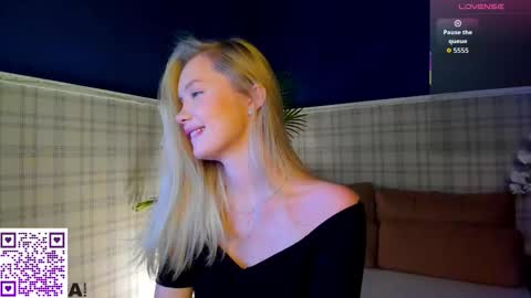 Melanie online show from October 4, 1:14 am