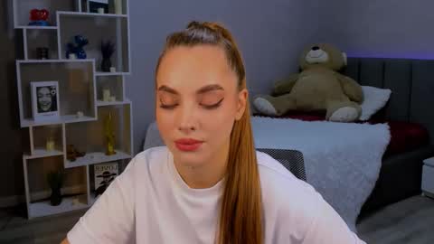 MelanieAlves online show from November 22, 1:20 pm