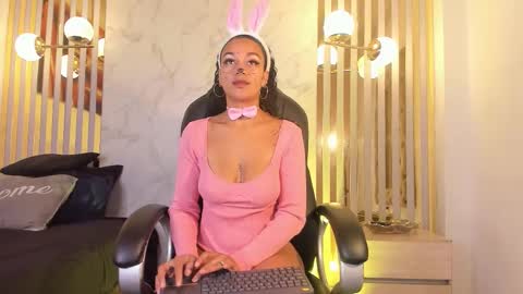 Melanie  online show from October 17, 11:25 am