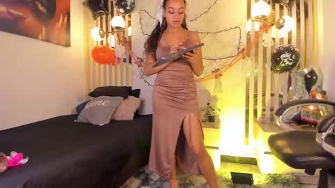 Melanie  online show from October 18, 11:36 am