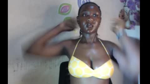 Snapshot of melanin_coco chatting on September 18, 6:12 pm Bene online show from September 18, 6:12 pm